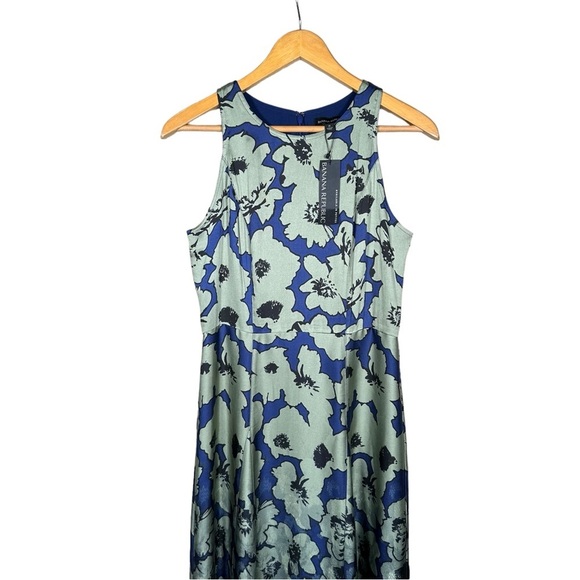 BANANA REPUBLIC Silky Floral Contrast Stitch Maxi Dress - Picture 5 of 14